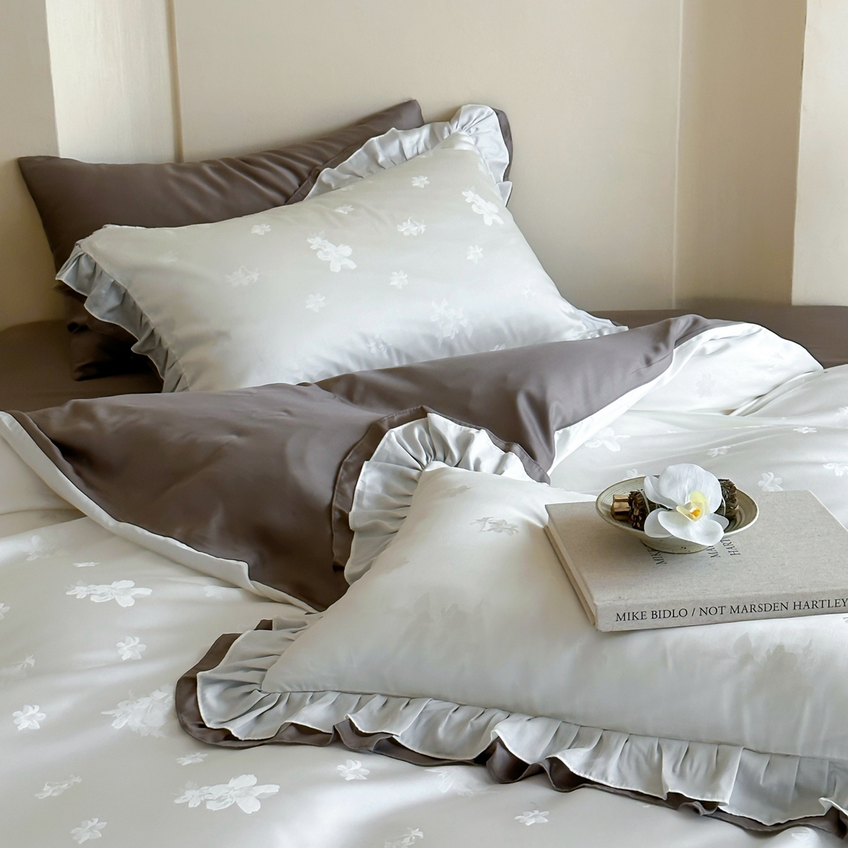 91家纺网 家纺一手货源 找家纺 玉宇阁家居 2026新款60S进口兰精天丝提花四件套-莫莫咖momocha 莫莫咖momocha-榛子酱巧