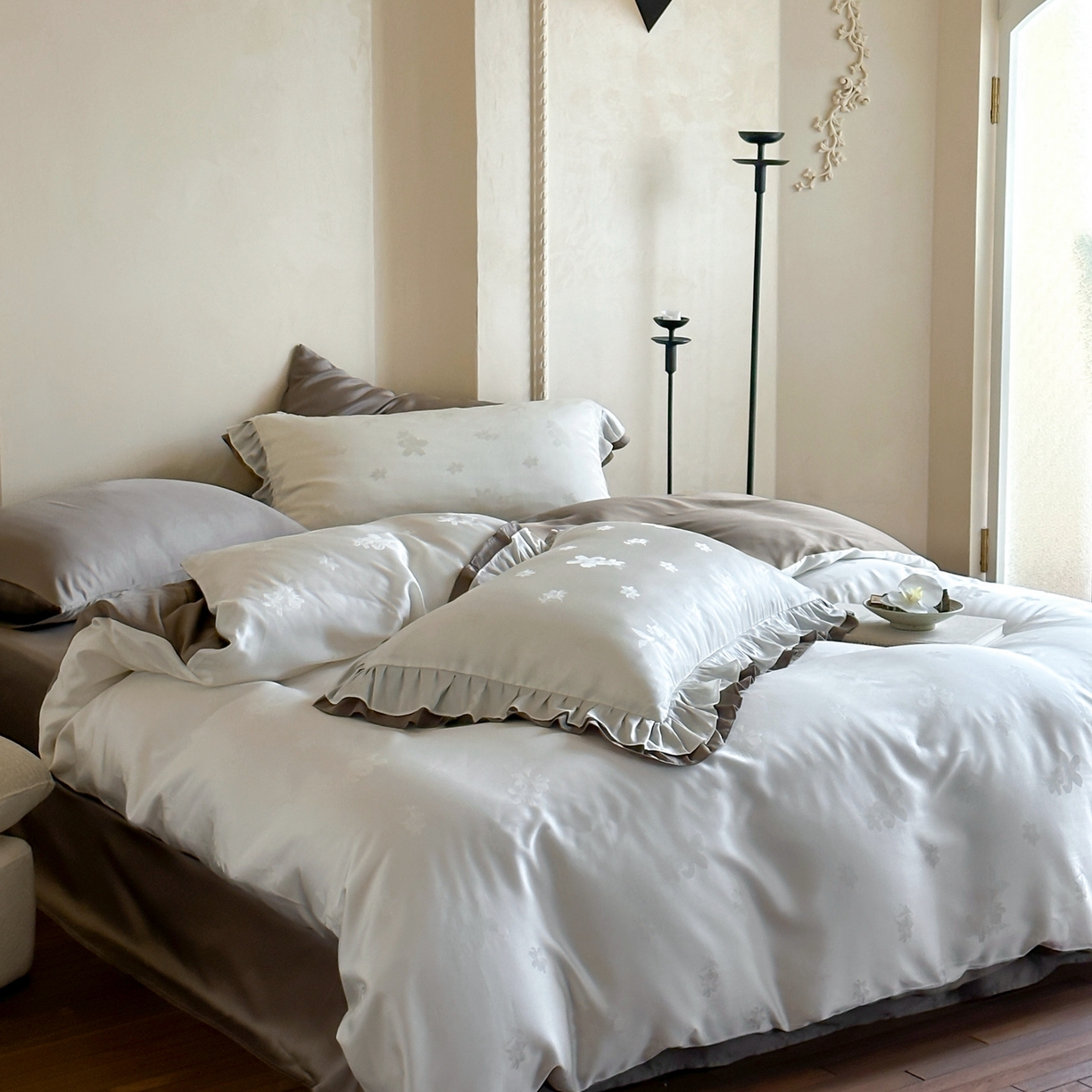 91家纺网 家纺一手货源 找家纺 玉宇阁家居 2026新款60S进口兰精天丝提花四件套-莫莫咖momocha 莫莫咖momocha-榛子酱巧