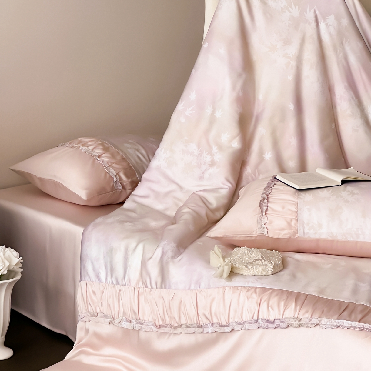 91家纺网 家纺一手货源 找家纺 （总）玉宇阁家居 2026新款兰精天丝印花四件套-薇之白