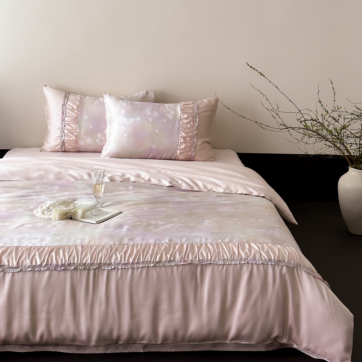 91家纺网 家纺一手货源 找家纺 （总）玉宇阁家居 2026新款兰精天丝印花四件套-薇之白