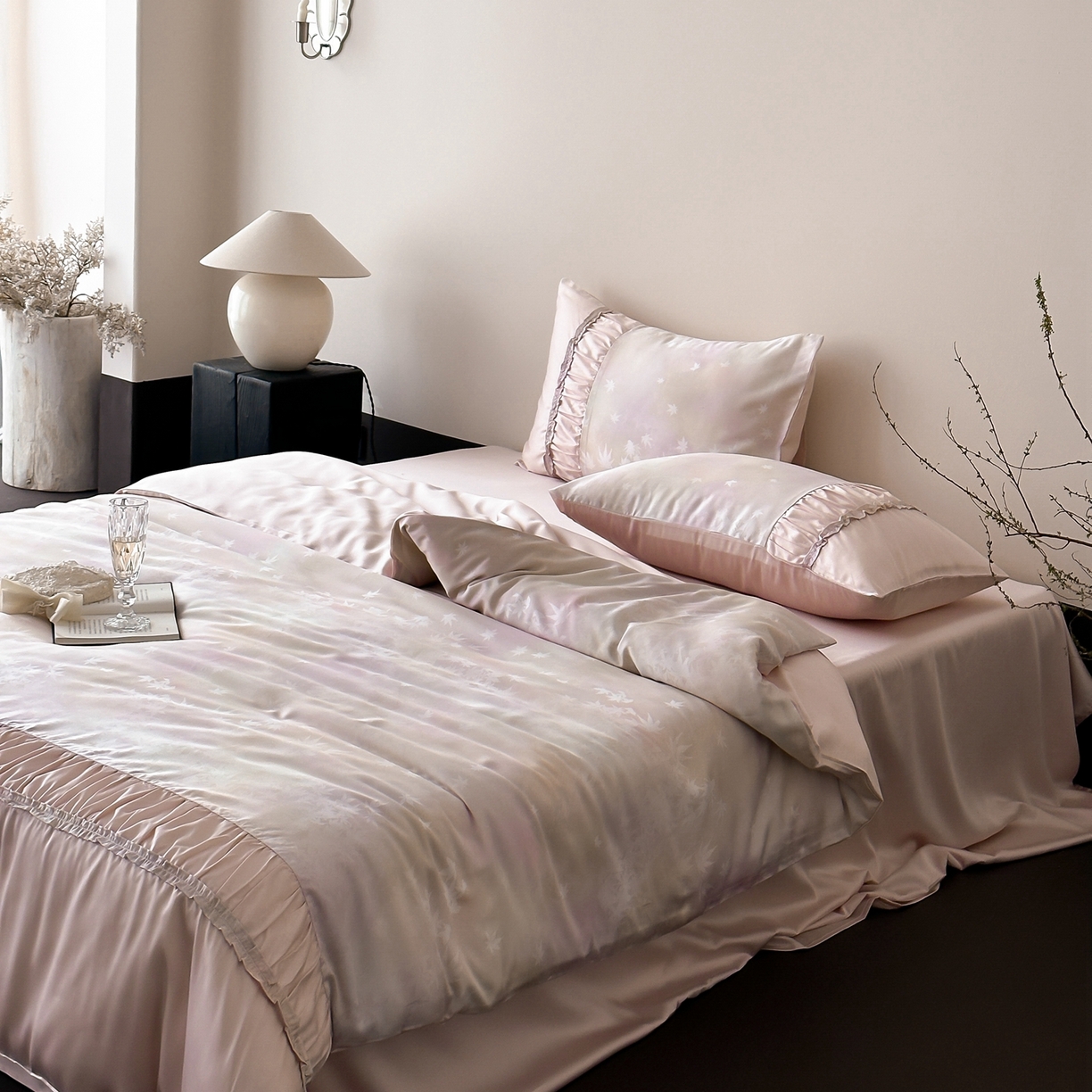 91家纺网 家纺一手货源 找家纺 （总）玉宇阁家居 2026新款兰精天丝印花四件套-薇之白