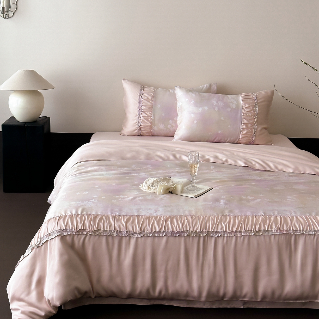 91家纺网 家纺一手货源 找家纺 （总）玉宇阁家居 2026新款兰精天丝印花四件套-薇之白