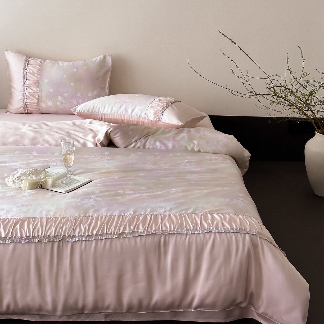 91家纺网 家纺一手货源 找家纺 （总）玉宇阁家居 2026新款兰精天丝印花四件套-薇之白