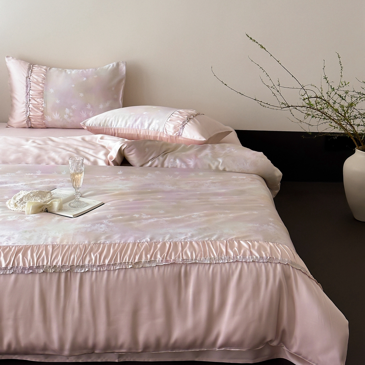 91家纺网 家纺一手货源 找家纺 （总）玉宇阁家居 2026新款兰精天丝印花四件套-薇之白