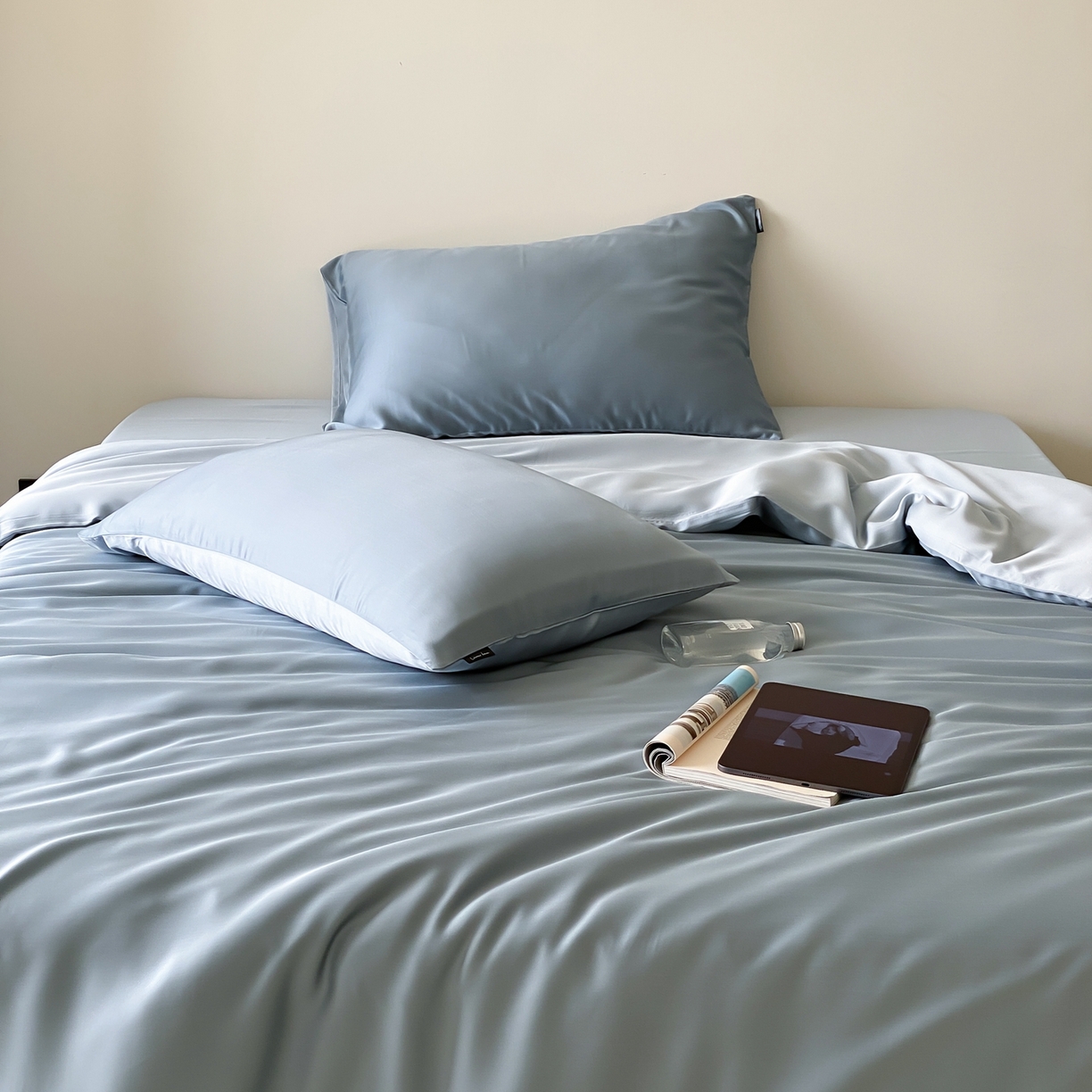 91家纺网 家纺一手货源 找家纺 玉宇阁家居 2026春夏60s兰精天丝拼色四件套 灰蓝色冰川灰