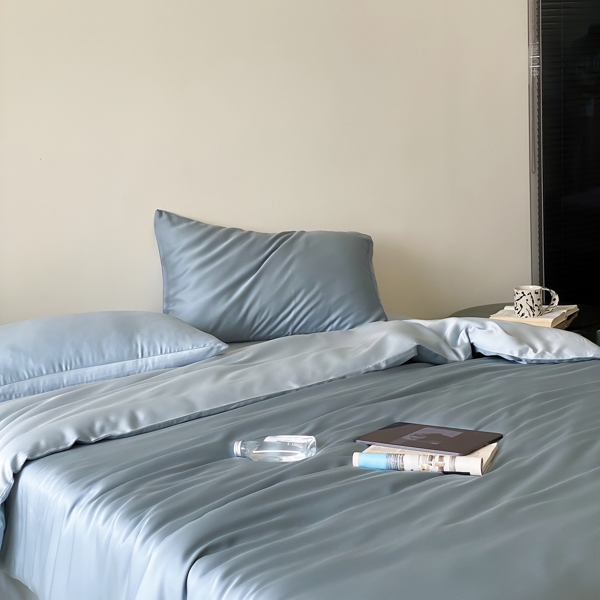 91家纺网 家纺一手货源 找家纺 玉宇阁家居 2026春夏60s兰精天丝拼色四件套 灰蓝色冰川灰