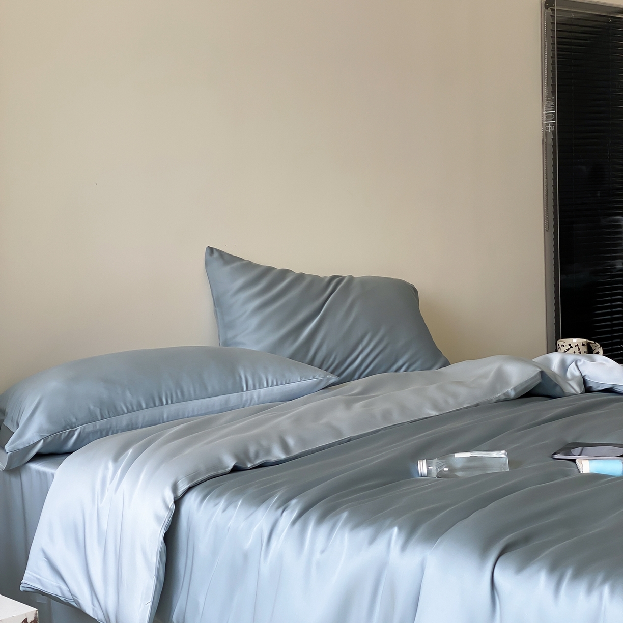 91家纺网 家纺一手货源 找家纺 玉宇阁家居 2026春夏60s兰精天丝拼色四件套 灰蓝色冰川灰