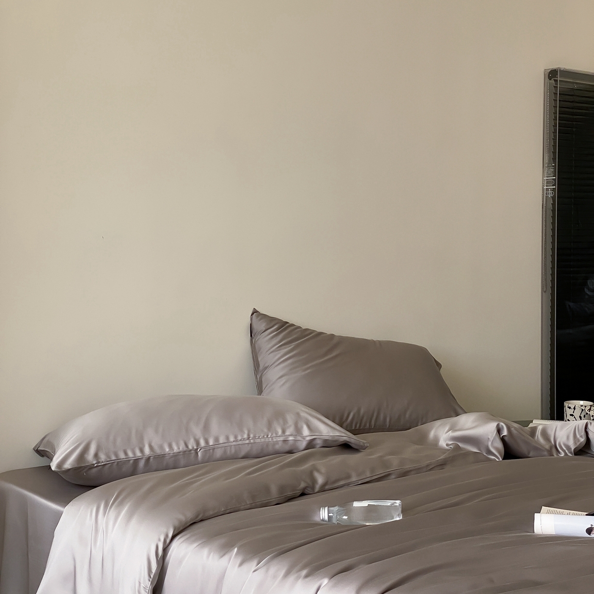 91家纺网 家纺一手货源 找家纺 玉宇阁家居 2026春夏60s兰精天丝拼色四件套 满天星紫曙光银