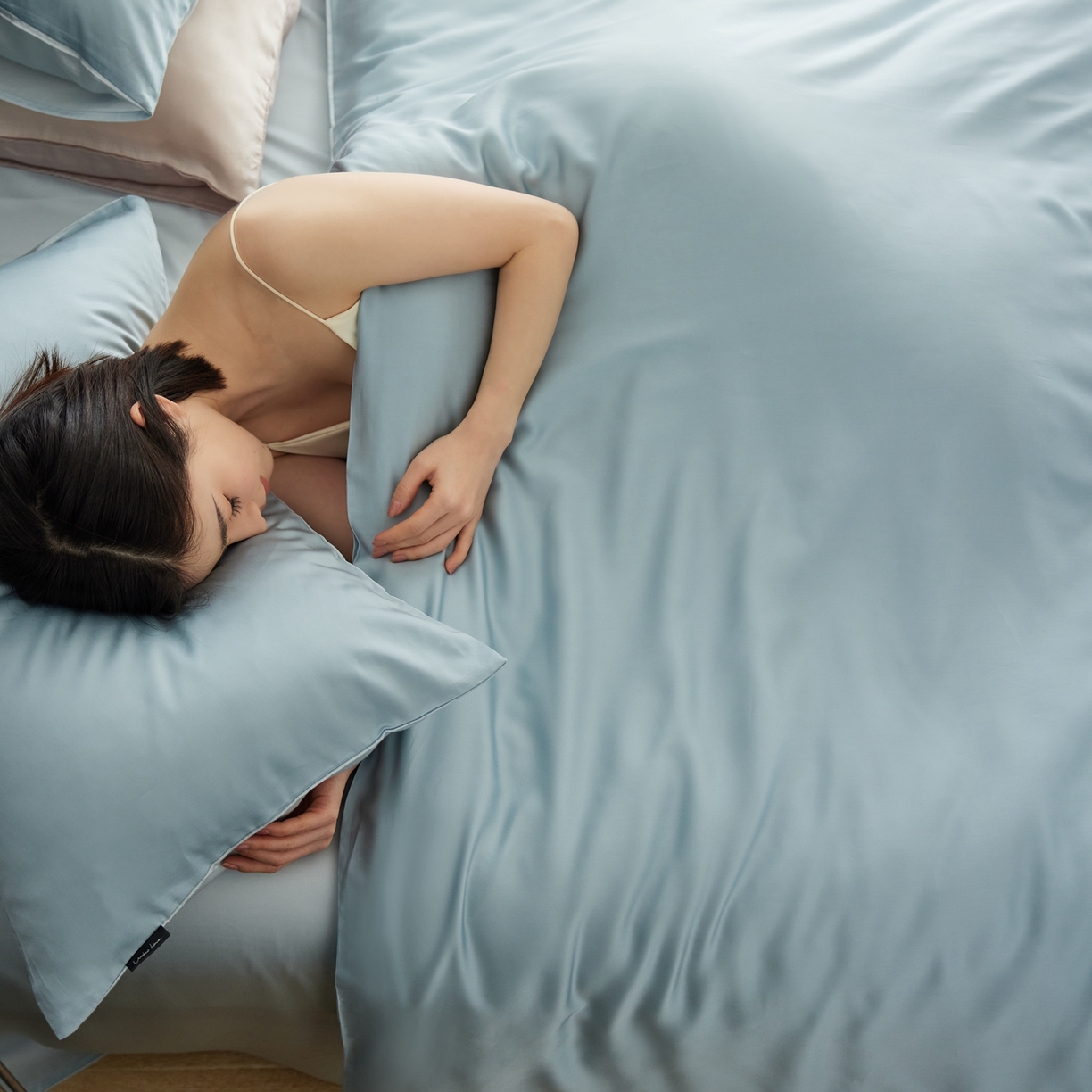 91家纺网 家纺一手货源 找家纺 玉宇阁家居 2026春夏60s兰精天丝拼色四件套 天空-欣蓝