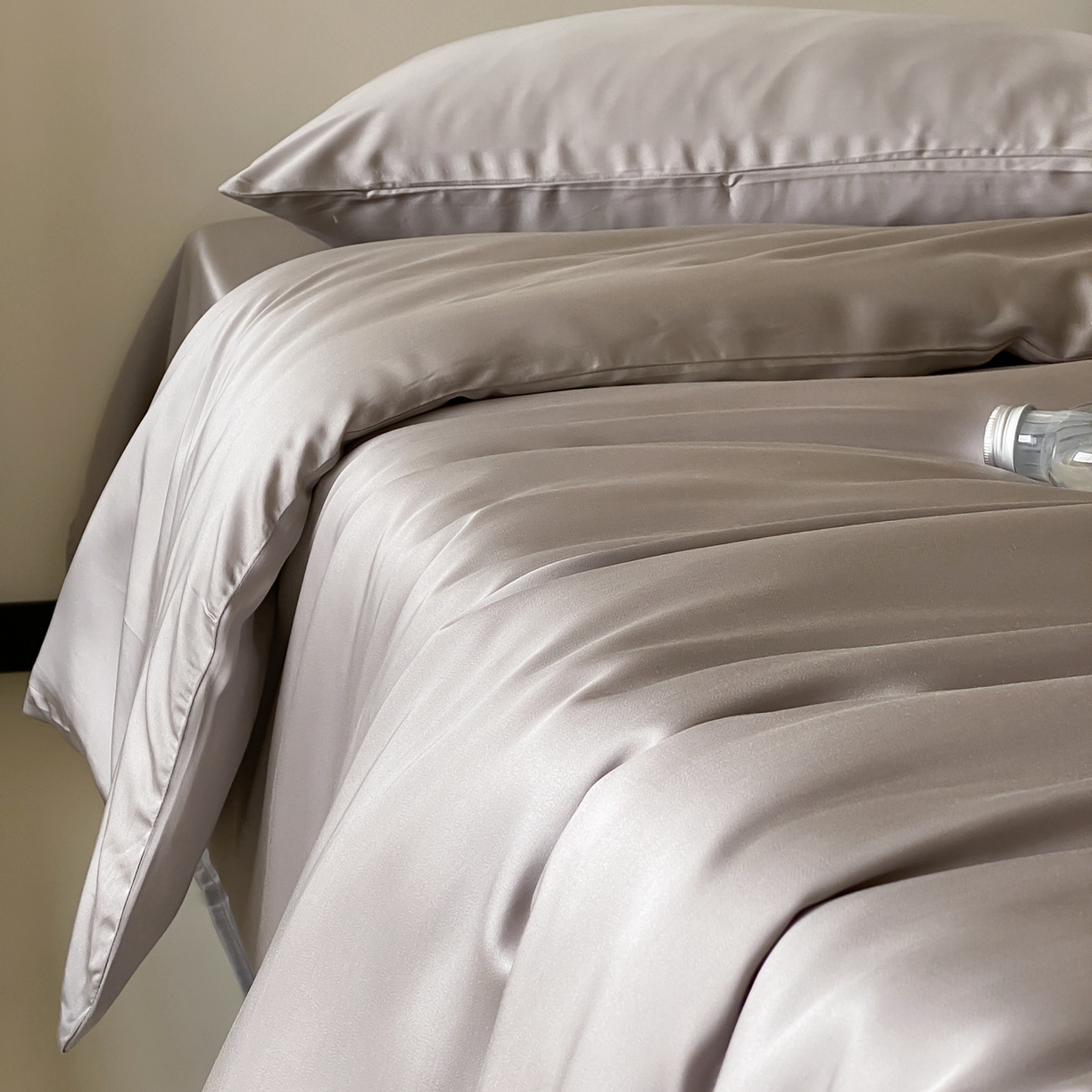 91家纺网 家纺一手货源 找家纺 玉宇阁家居 2026春夏60s兰精天丝拼色四件套 满天星紫曙光银