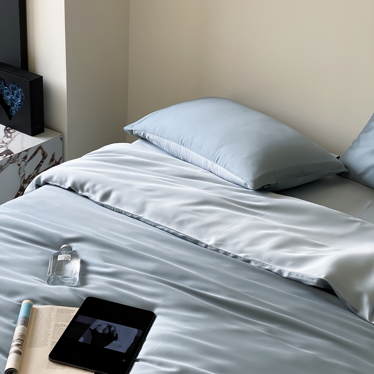 91家纺网 家纺一手货源 找家纺 玉宇阁家居 2026春夏60s兰精天丝拼色四件套 灰蓝色冰川灰