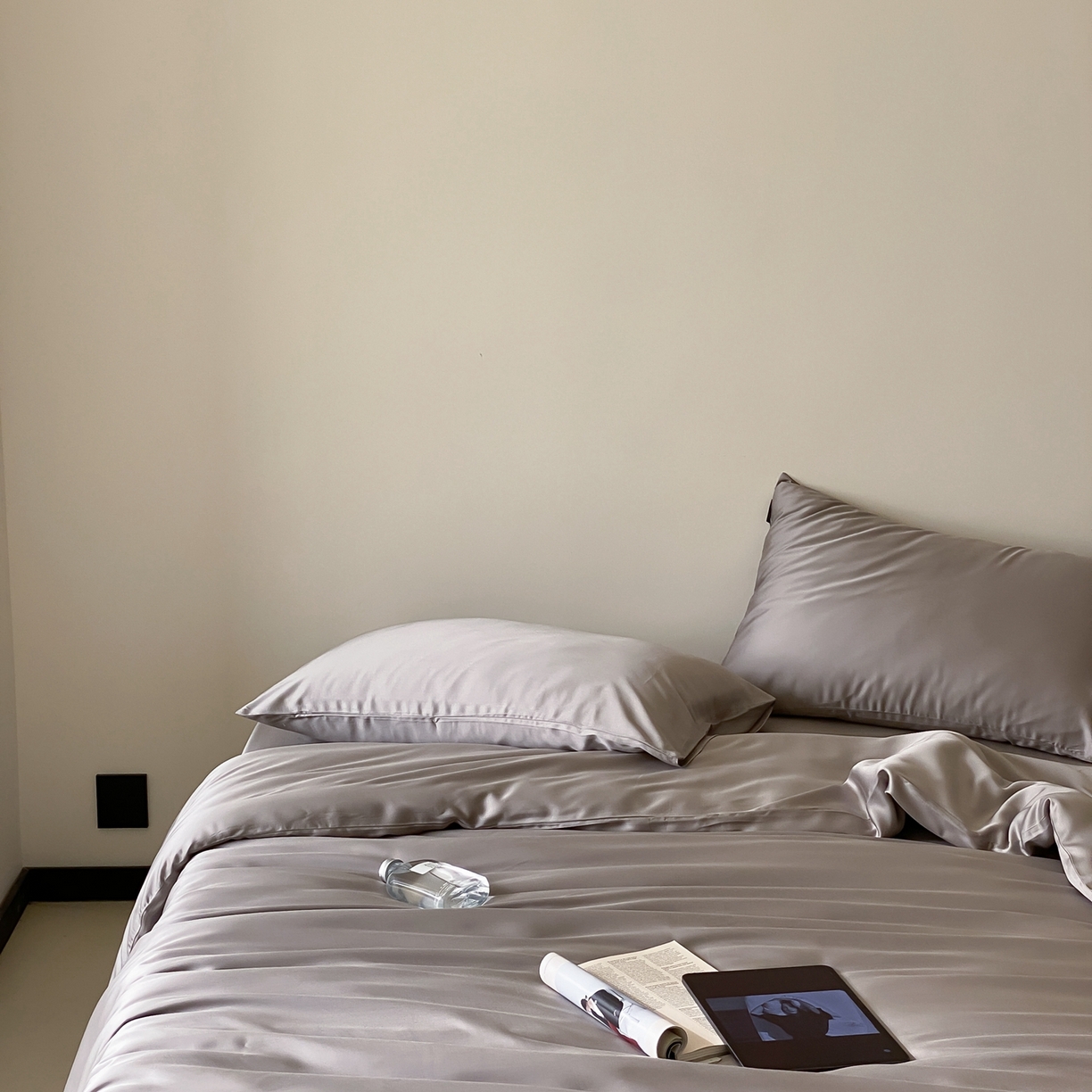 91家纺网 家纺一手货源 找家纺 玉宇阁家居 2026春夏60s兰精天丝拼色四件套 满天星紫曙光银