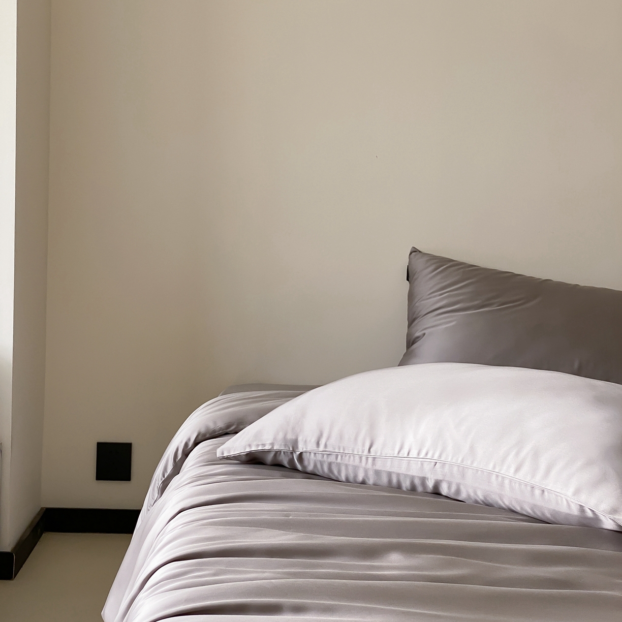 91家纺网 家纺一手货源 找家纺 玉宇阁家居 2026春夏60s兰精天丝拼色四件套 满天星紫曙光银