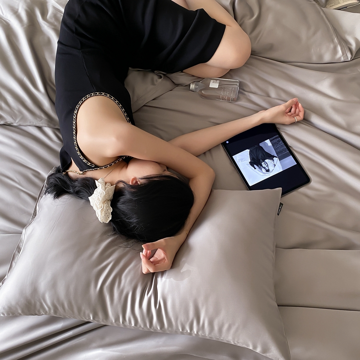 91家纺网 家纺一手货源 找家纺 玉宇阁家居 2026春夏60s兰精天丝拼色四件套 满天星紫曙光银