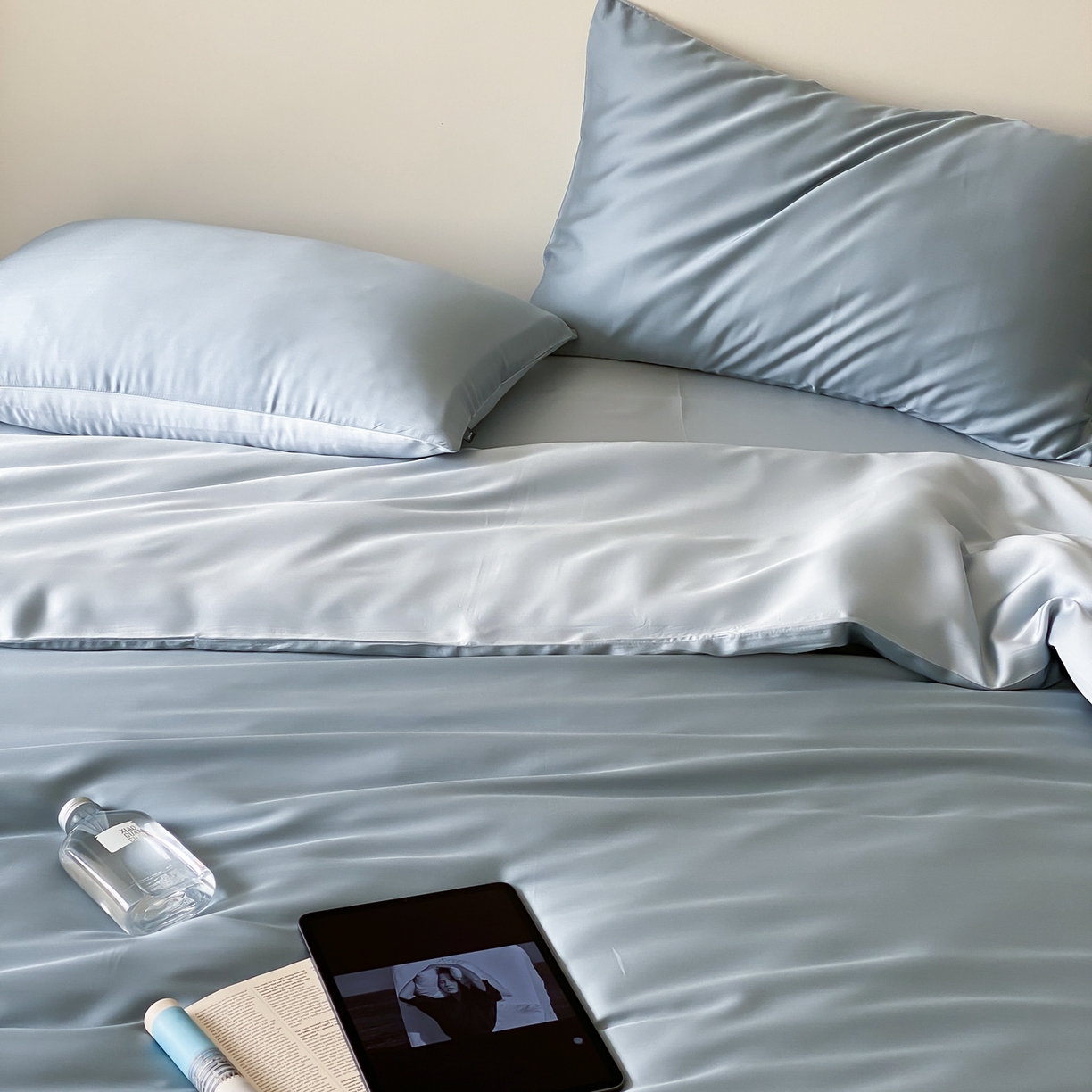 91家纺网 家纺一手货源 找家纺 玉宇阁家居 2026春夏60s兰精天丝拼色四件套 灰蓝色冰川灰