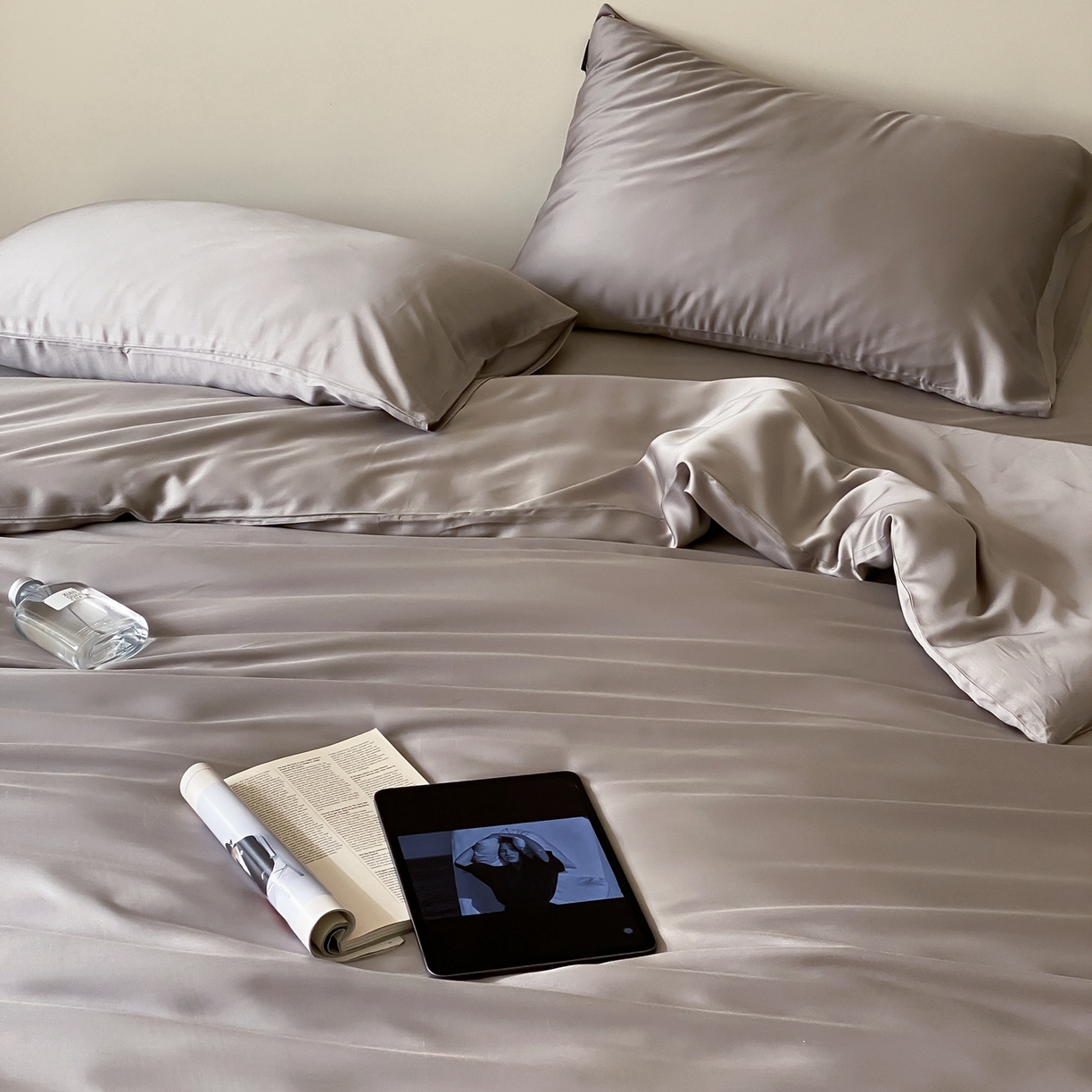 91家纺网 家纺一手货源 找家纺 玉宇阁家居 2026春夏60s兰精天丝拼色四件套 满天星紫曙光银