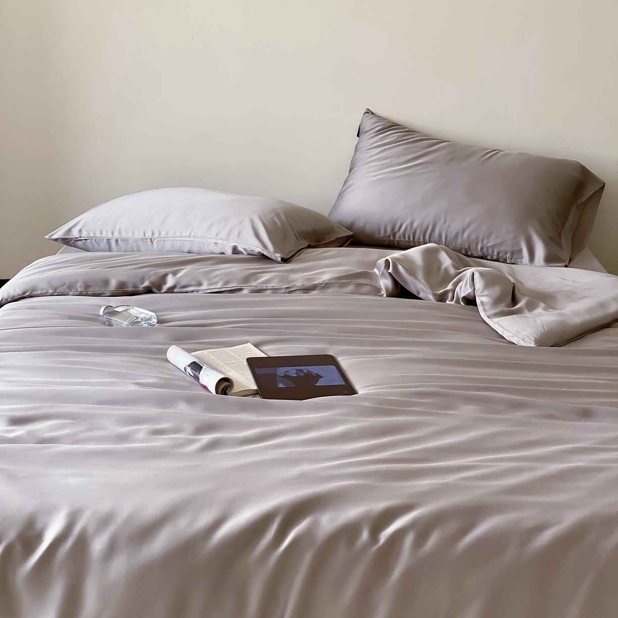 91家纺网 家纺一手货源 找家纺 玉宇阁家居 2026春夏60s兰精天丝拼色四件套 满天星紫曙光银