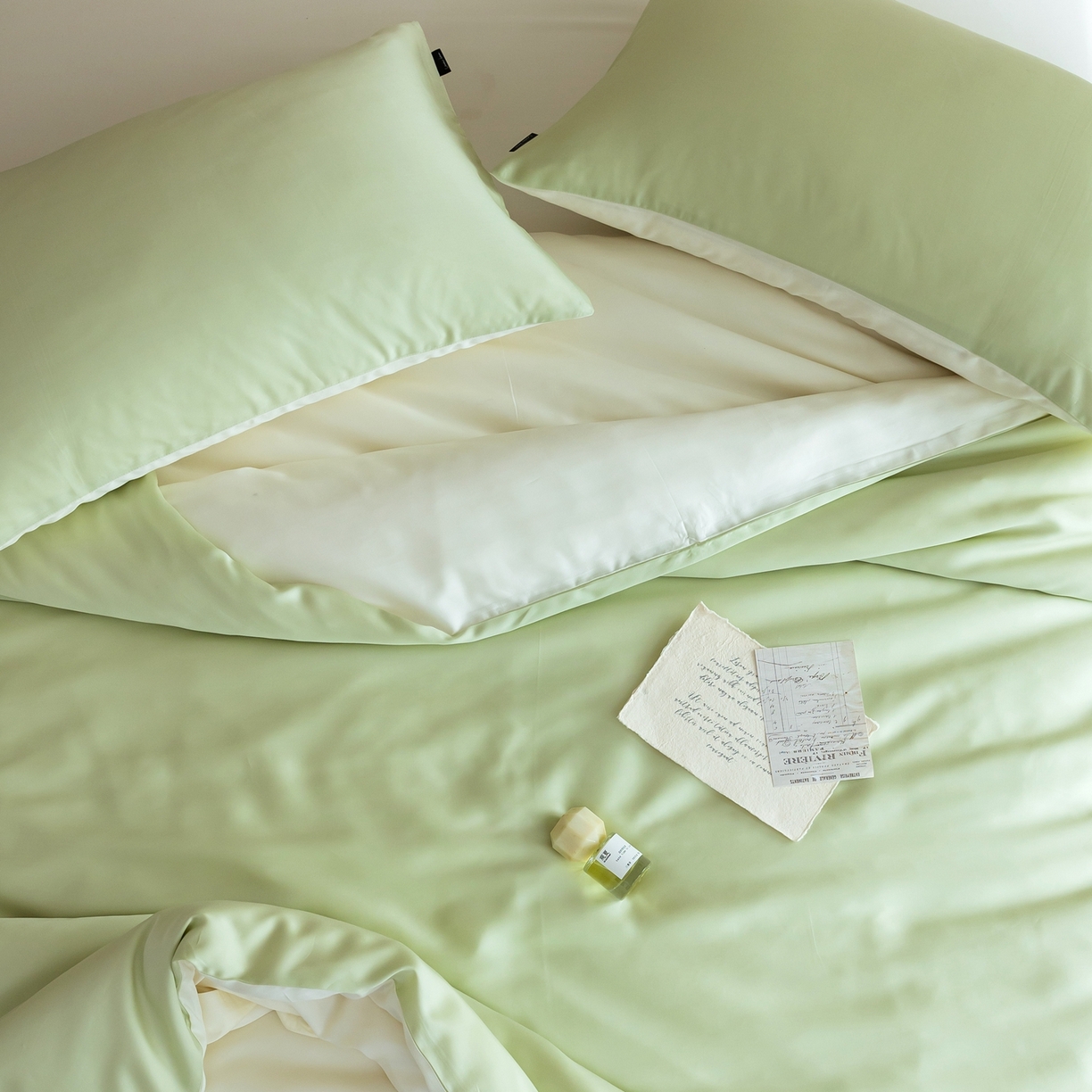 91家纺网 家纺一手货源 找家纺 玉宇阁家居 2026春夏60s兰精天丝拼色四件套 若草乳白