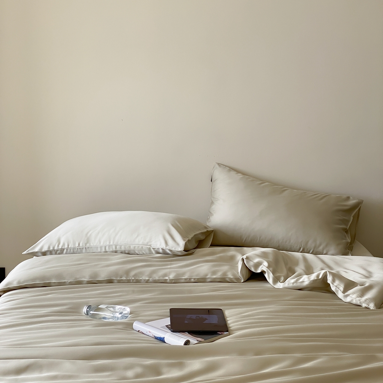 91家纺网 家纺一手货源 找家纺 玉宇阁家居 2026春夏60s兰精天丝拼色四件套 极地白