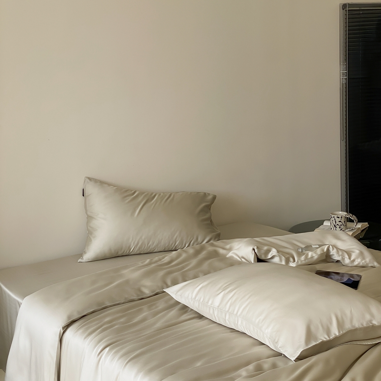 91家纺网 家纺一手货源 找家纺 玉宇阁家居 2026春夏60s兰精天丝拼色四件套 极地白