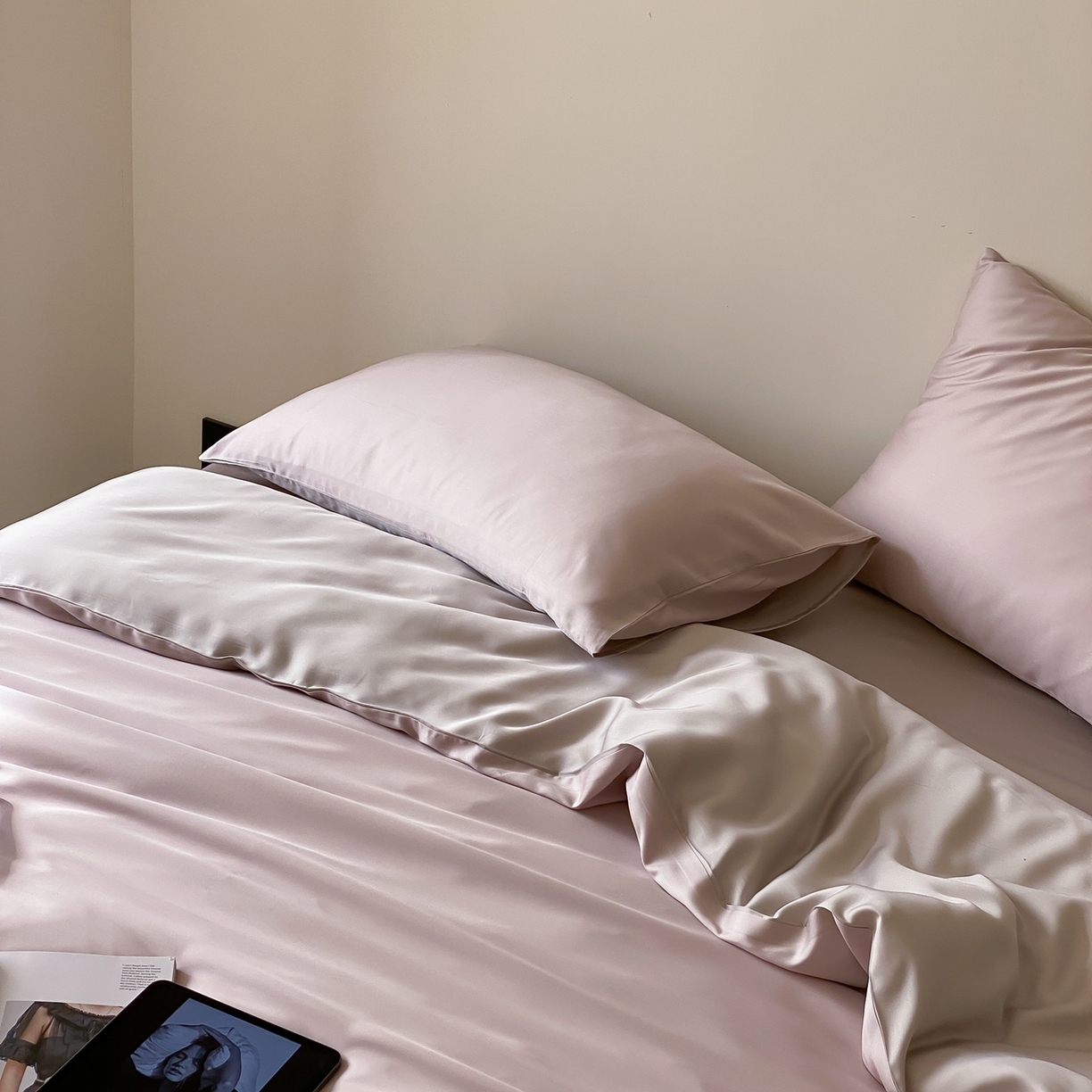 91家纺网 家纺一手货源 找家纺 玉宇阁家居 2026春夏60s兰精天丝拼色四件套 洋气裸粉