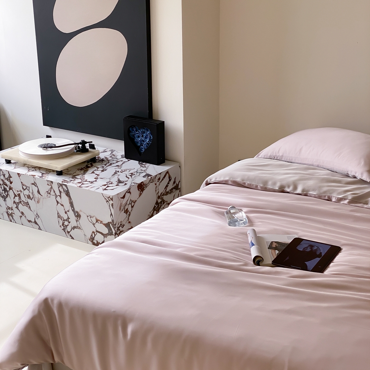 91家纺网 家纺一手货源 找家纺 玉宇阁家居 2026春夏60s兰精天丝拼色四件套 洋气裸粉