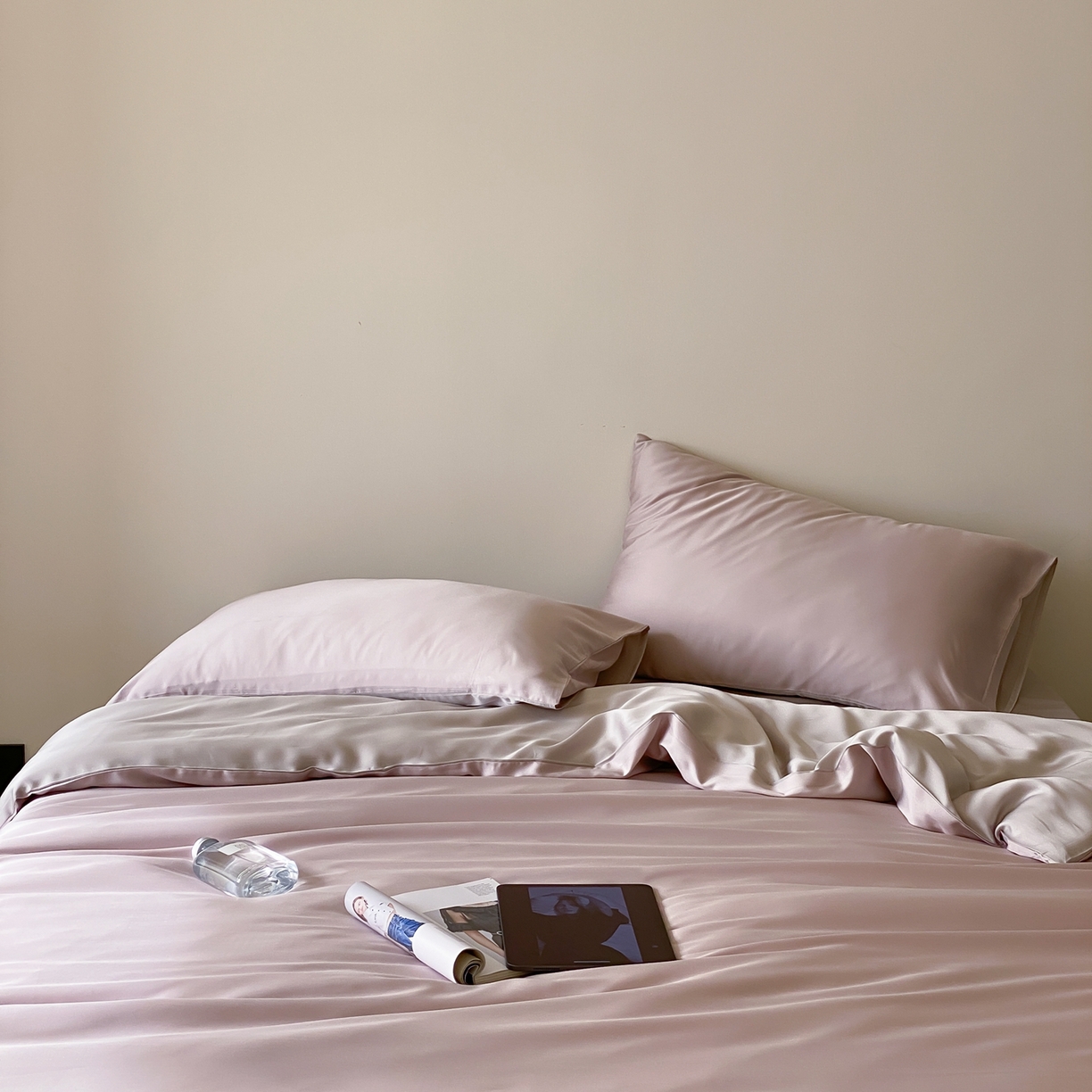 91家纺网 家纺一手货源 找家纺 玉宇阁家居 2026春夏60s兰精天丝拼色四件套 洋气裸粉