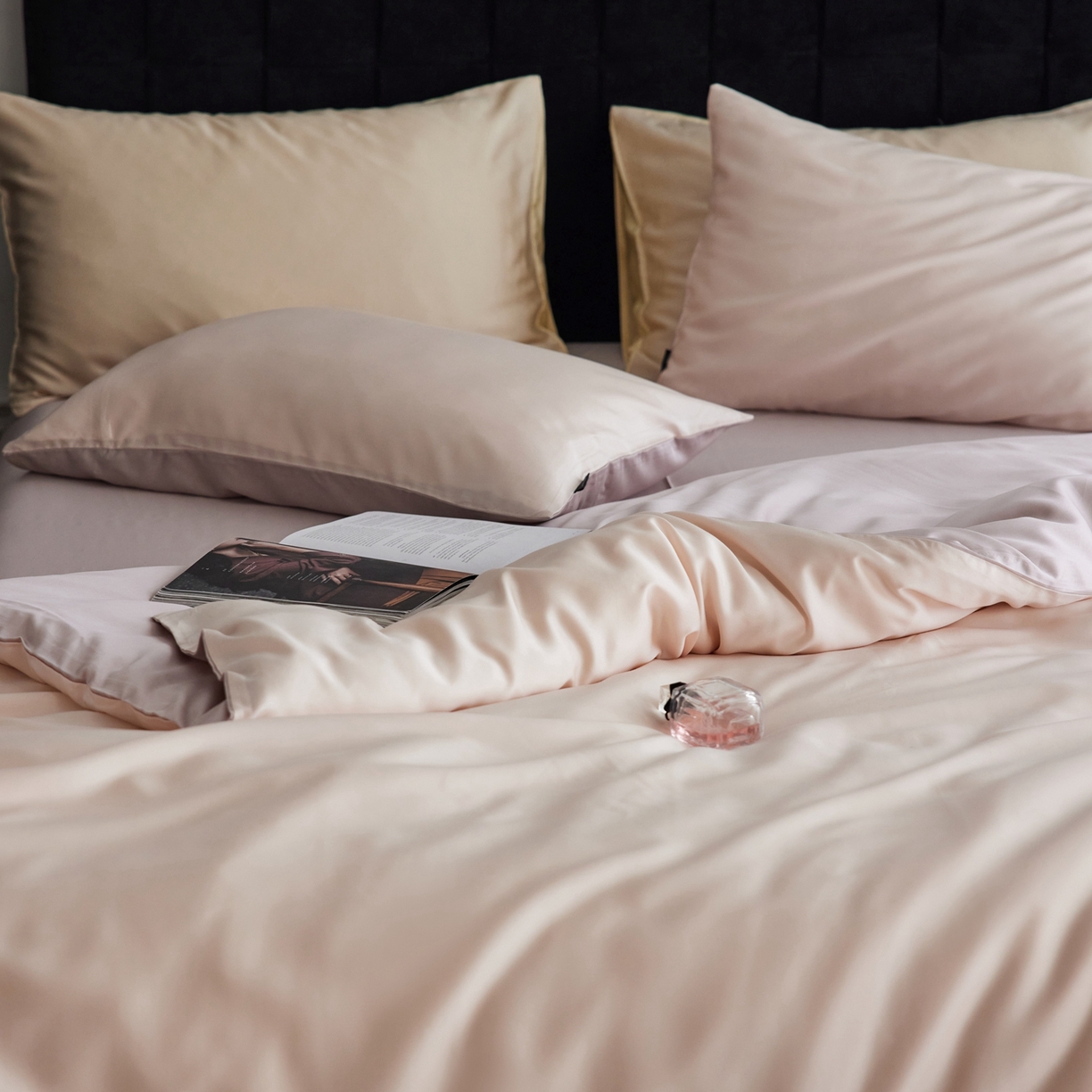 91家纺网 家纺一手货源 找家纺 玉宇阁家居 2026春夏60s兰精天丝拼色四件套 浅杏-星黛紫