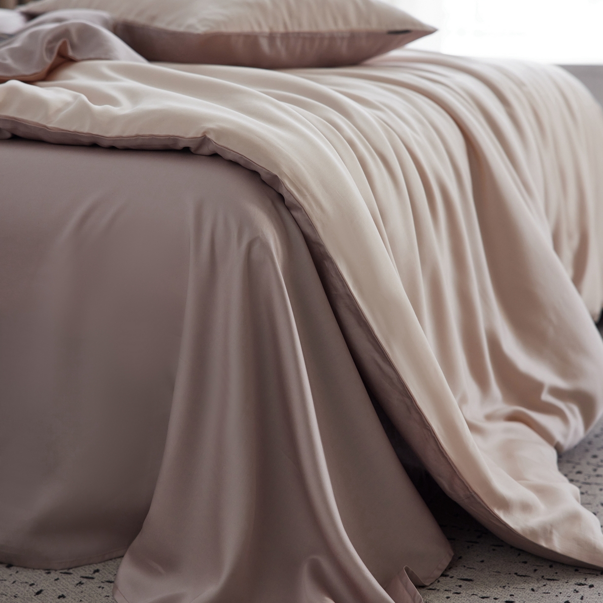 91家纺网 家纺一手货源 找家纺 玉宇阁家居 2026春夏60s兰精天丝拼色四件套 浅杏-星黛紫