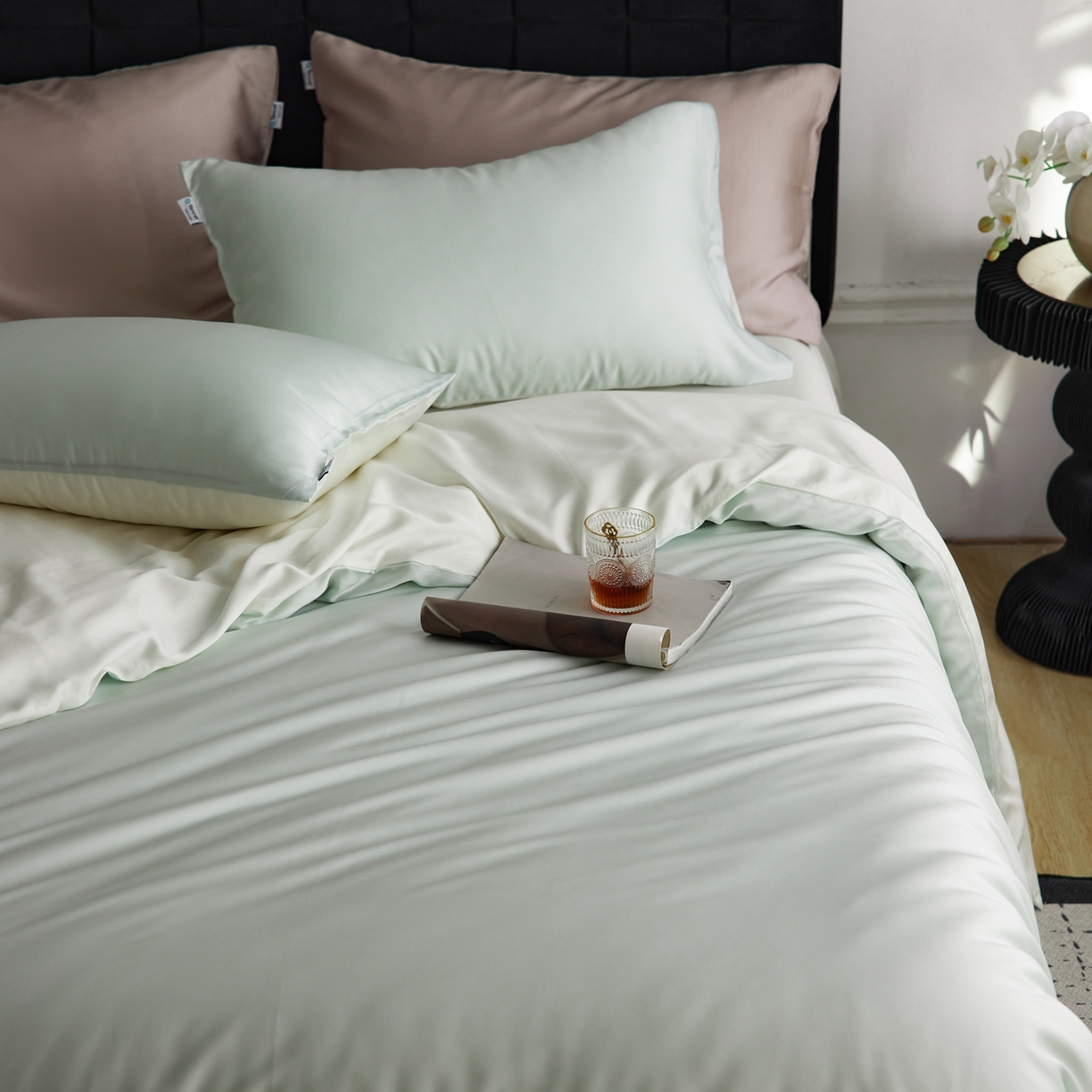 91家纺网 家纺一手货源 找家纺 玉宇阁家居 2026春夏60s兰精天丝拼色四件套 水波柔光