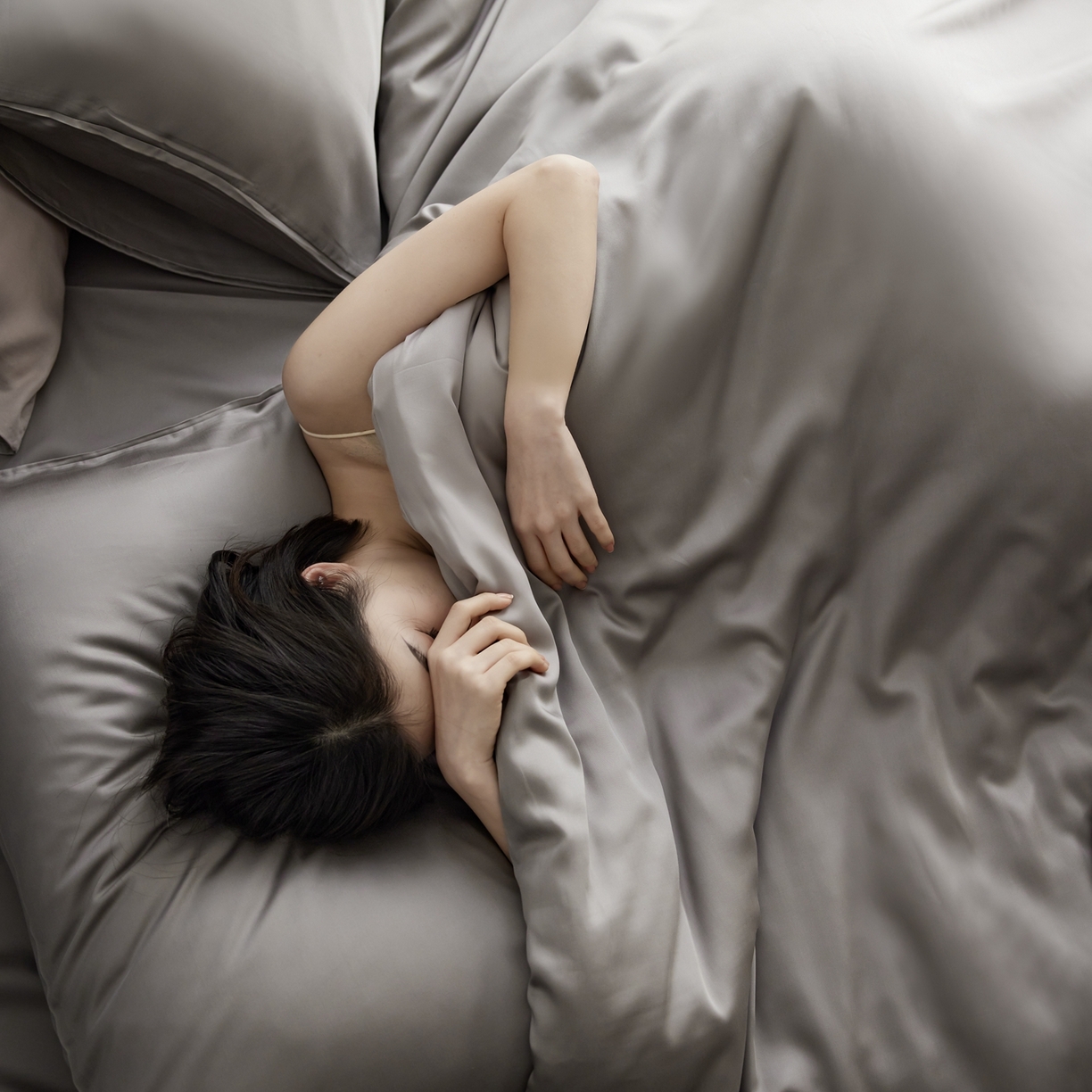 91家纺网 家纺一手货源 找家纺 玉宇阁家居 2026春夏60s兰精天丝拼色四件套 岩石灰