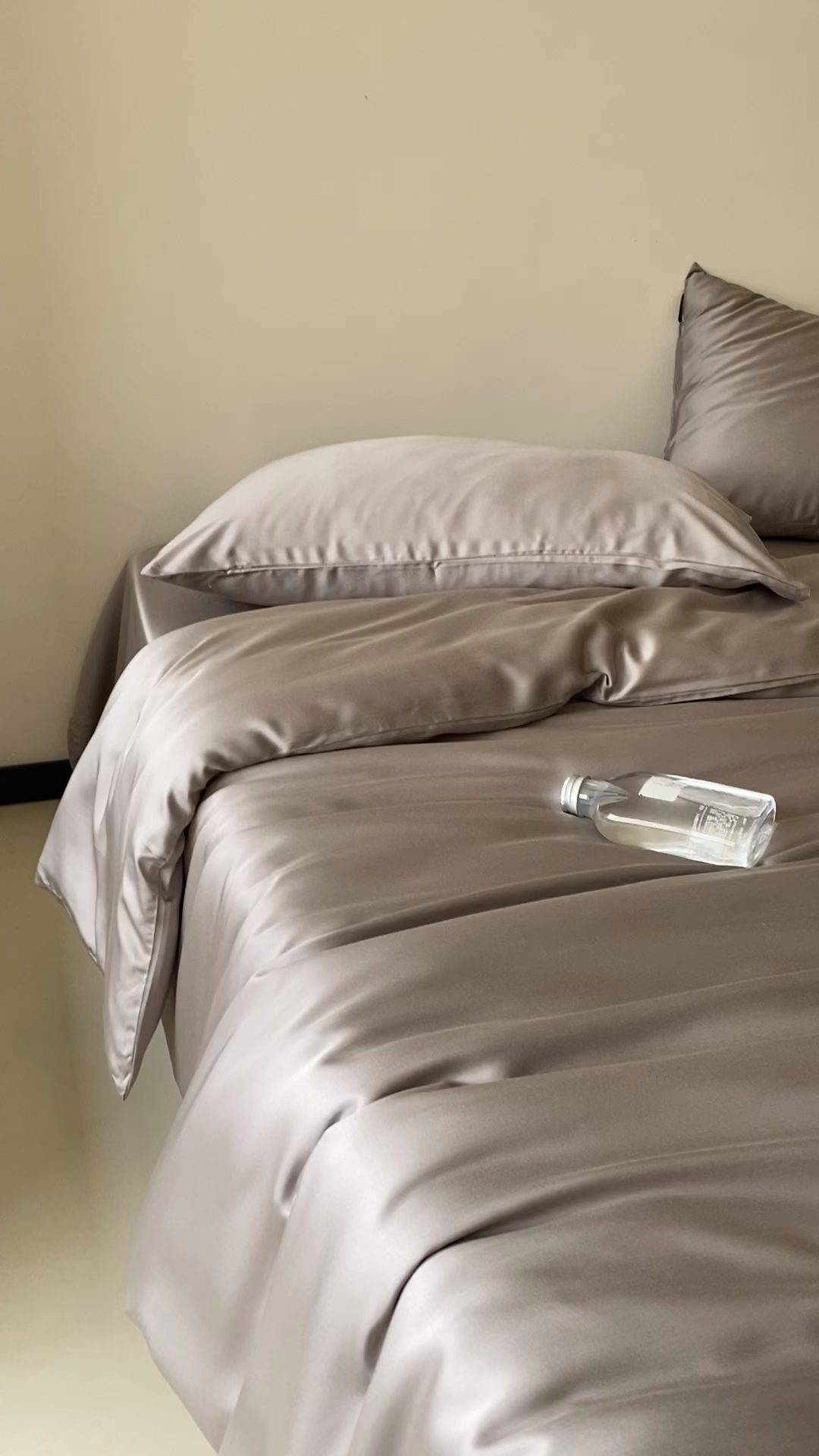 91家纺网 家纺一手货源 找家纺 玉宇阁家居 2026春夏60s兰精天丝拼色四件套 满天星紫曙光银