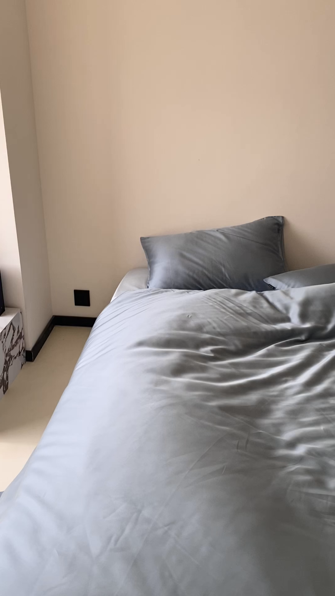 91家纺网 家纺一手货源 找家纺 玉宇阁家居 2026春夏60s兰精天丝拼色四件套 灰蓝色冰川灰