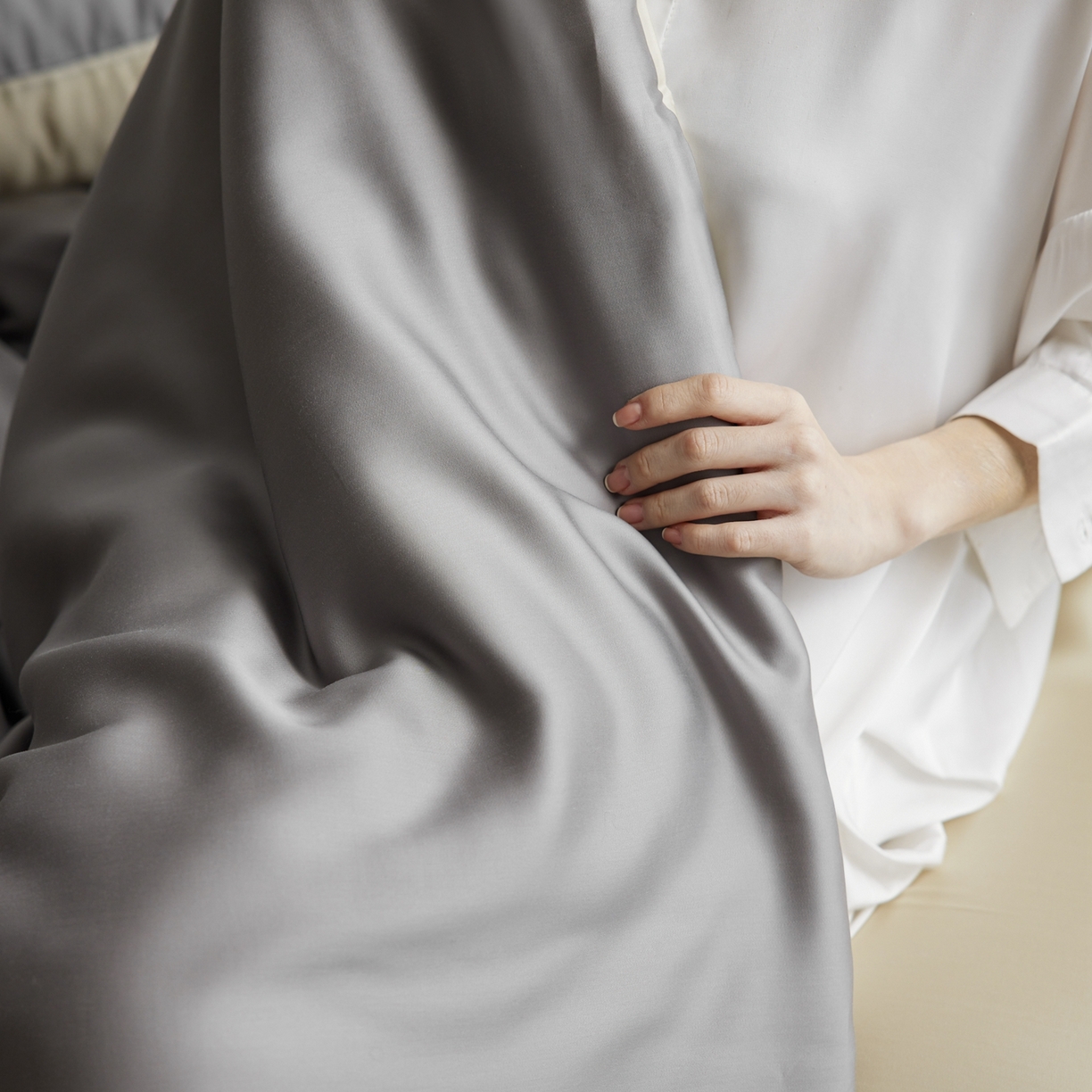 91家纺网 家纺一手货源 找家纺 玉宇阁家居 2026春夏60s兰精天丝拼色四件套 都市灰香槟