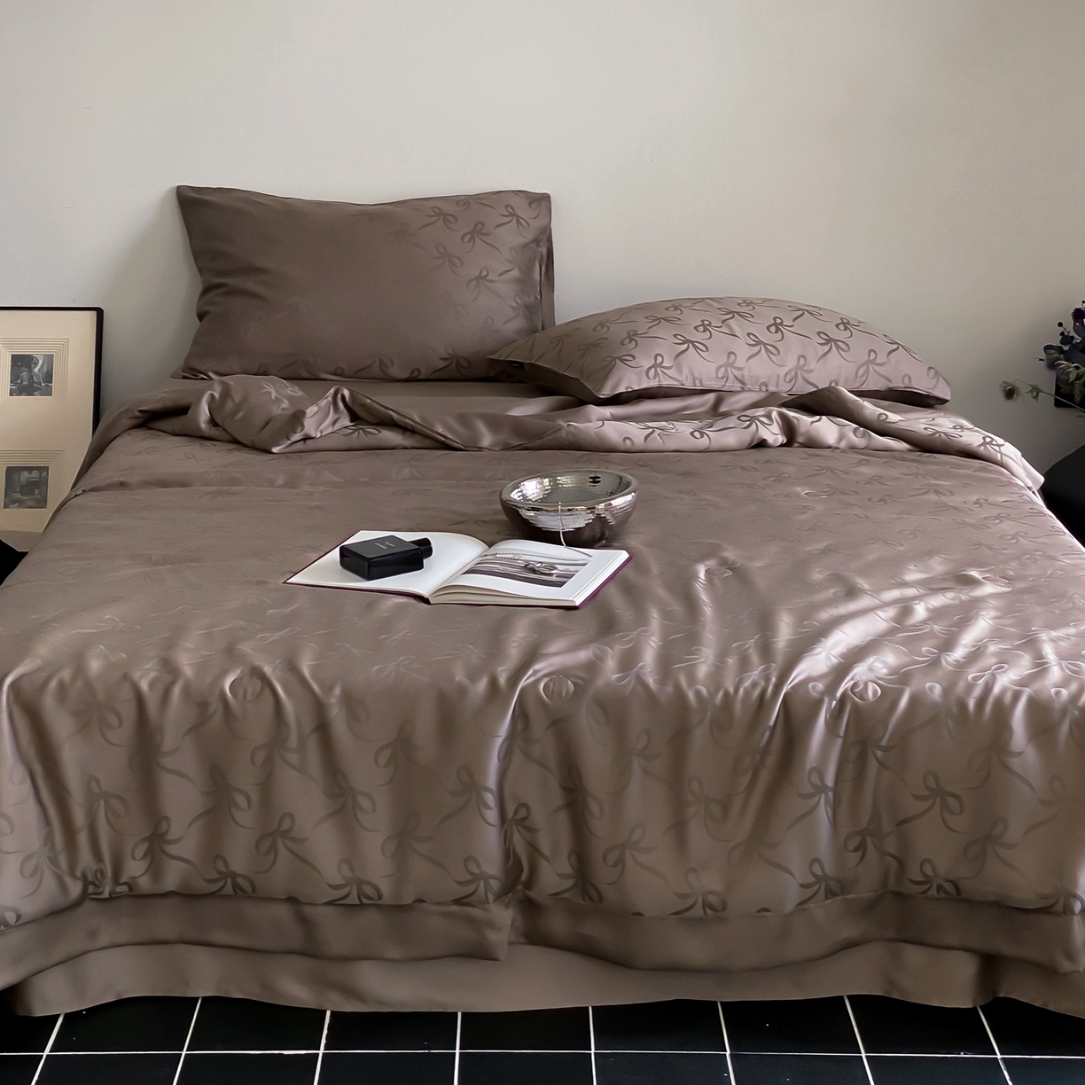 91家纺网 家纺一手货源 找家纺 （总）玉宇阁家居 2026新款60s兰精天丝提花夏被夏凉被空调被四件套-半岛茶