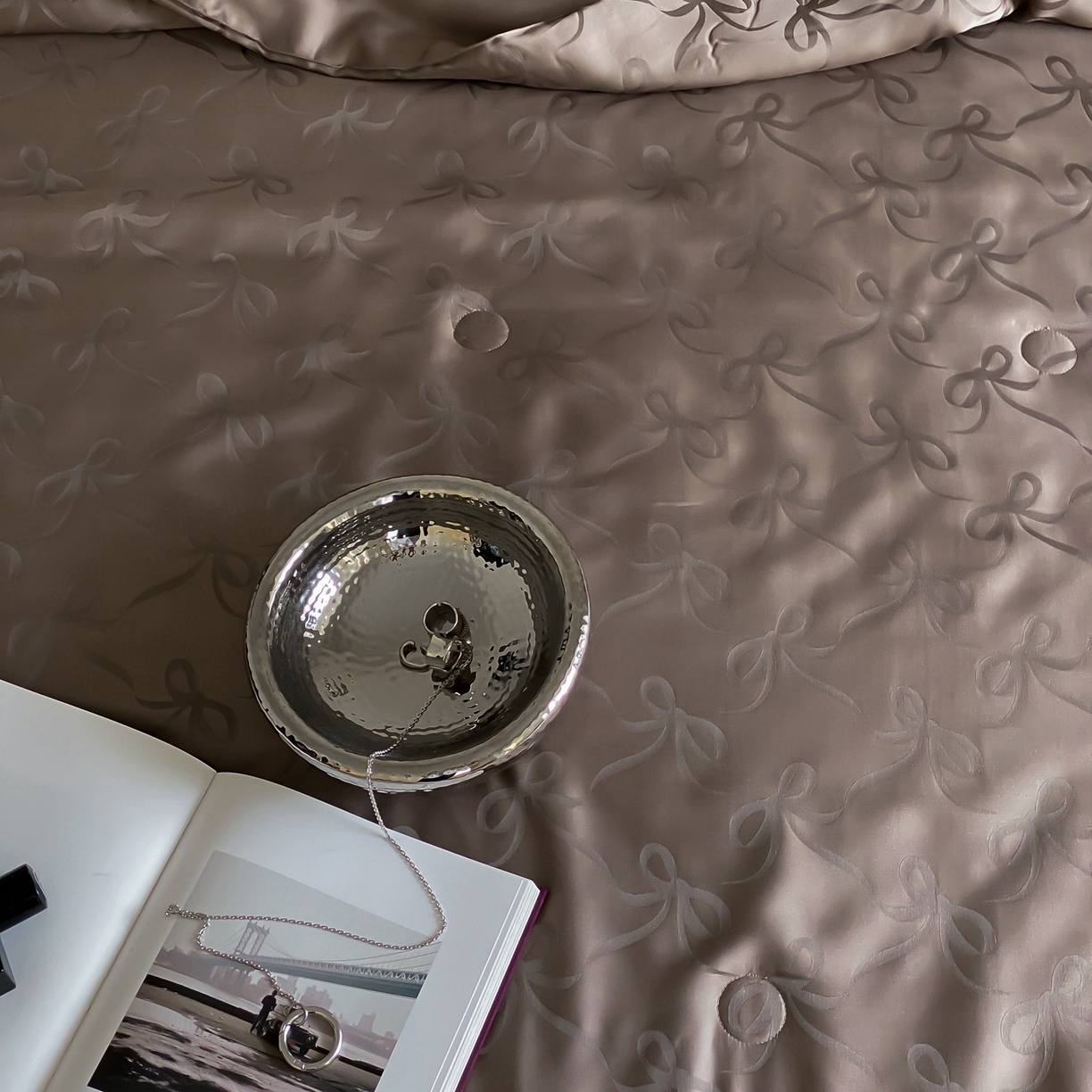 91家纺网 家纺一手货源 找家纺 （总）玉宇阁家居 2026新款60s兰精天丝提花夏被夏凉被空调被四件套-半岛茶