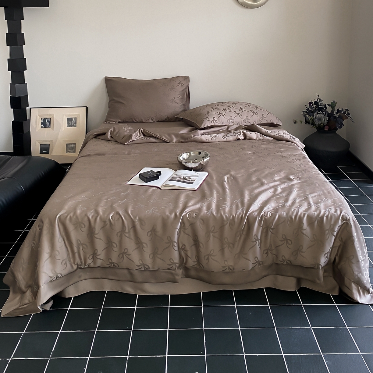 91家纺网 家纺一手货源 找家纺 （总）玉宇阁家居 2026新款60s兰精天丝提花夏被夏凉被空调被四件套-半岛茶