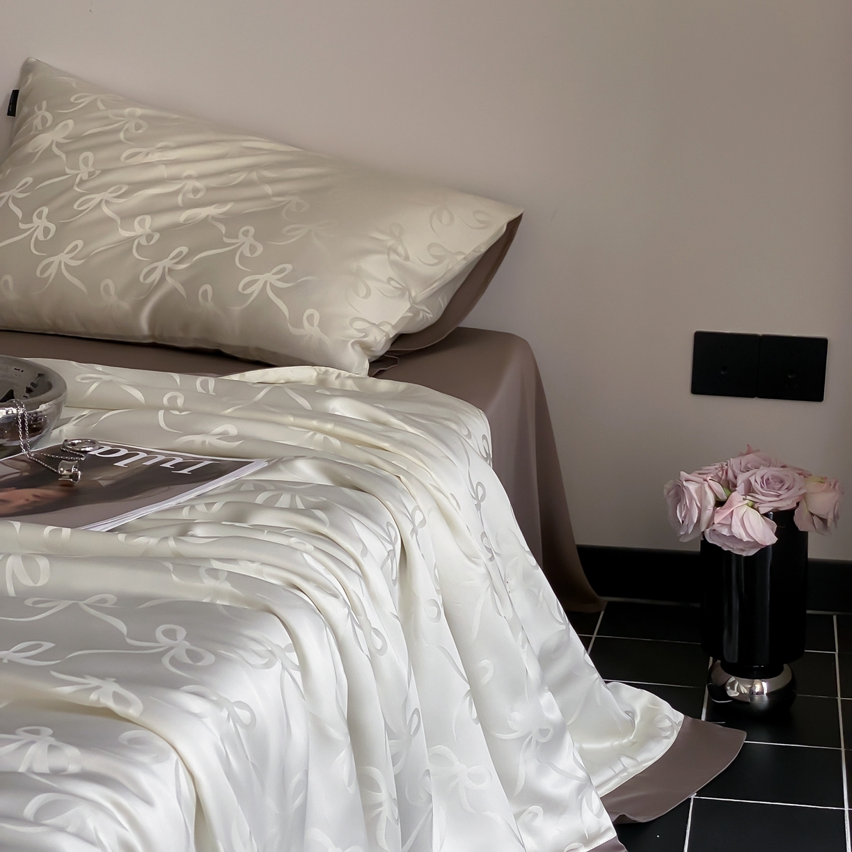 91家纺网 家纺一手货源 找家纺 玉宇阁家居 2026新款60s兰精天丝提花夏被夏凉被空调被四件套-半岛茶 半岛茶-松栗奶油