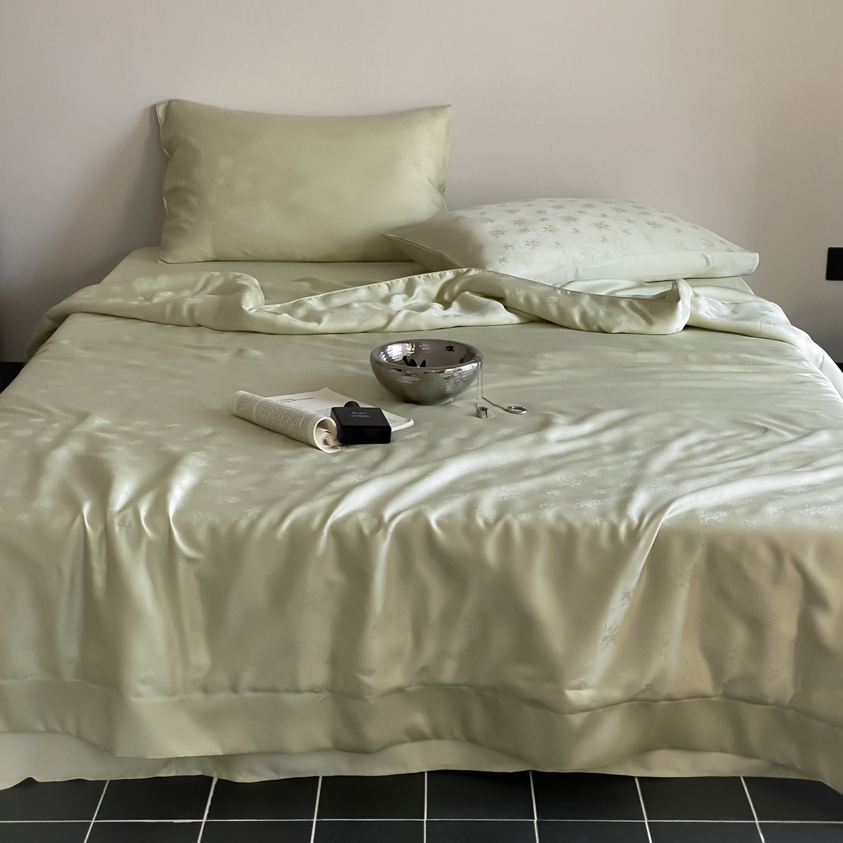 91家纺网 家纺一手货源 找家纺 玉宇阁家居 2026新款60s兰精天丝提花夏被夏凉被空调被四件套-半岛茶 花影