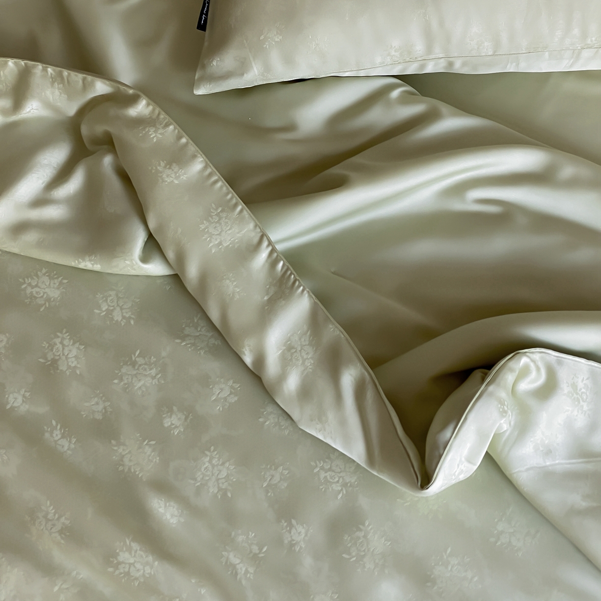 91家纺网 家纺一手货源 找家纺 玉宇阁家居 2026新款60s兰精天丝提花夏被夏凉被空调被四件套-半岛茶 花影