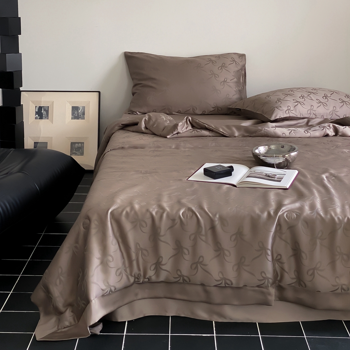 91家纺网 家纺一手货源 找家纺 玉宇阁家居 2026新款60s兰精天丝提花夏被夏凉被空调被四件套-半岛茶 半岛茶-松栗