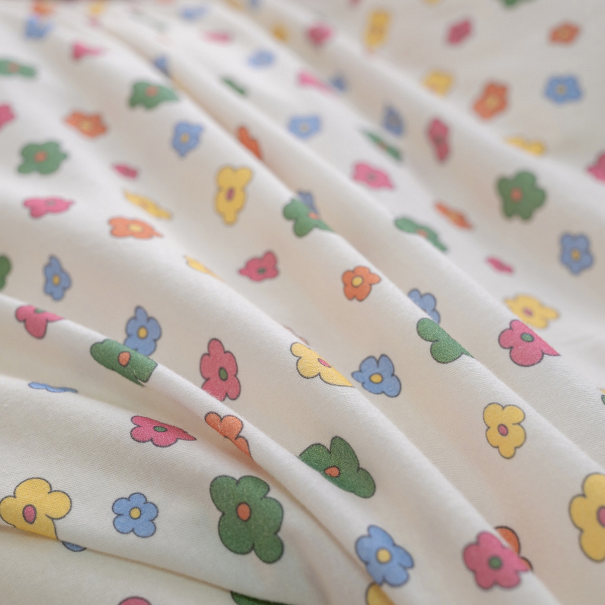 91家纺网 家纺一手货源 找家纺 梦可莱家居 2026新款全棉纯棉针织棉印花可爱卡通系列四件套 七彩花