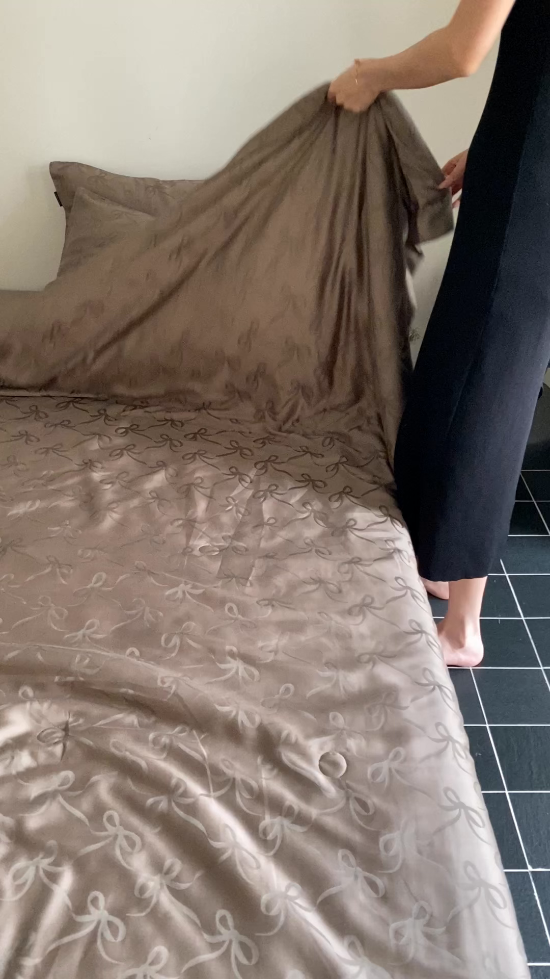 91家纺网 家纺一手货源 找家纺 （总）玉宇阁家居 2026新款60s兰精天丝提花夏被夏凉被空调被四件套-半岛茶