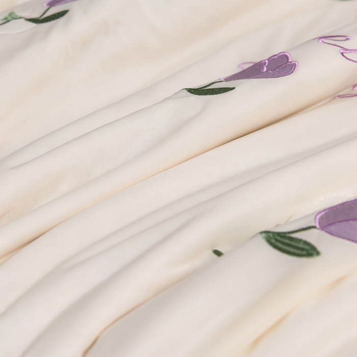 91家纺网 家纺一手货源 找家纺 妮恒美家纺 2026春夏新款凉感丝床盖夏被夏凉被空调被四件套 郁金香奶白紫