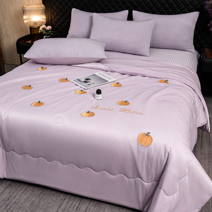91家纺网 家纺一手货源 找家纺 妮恒美家纺 2026春夏新款凉感丝床盖夏被夏凉被空调被四件套 小南瓜-浅紫