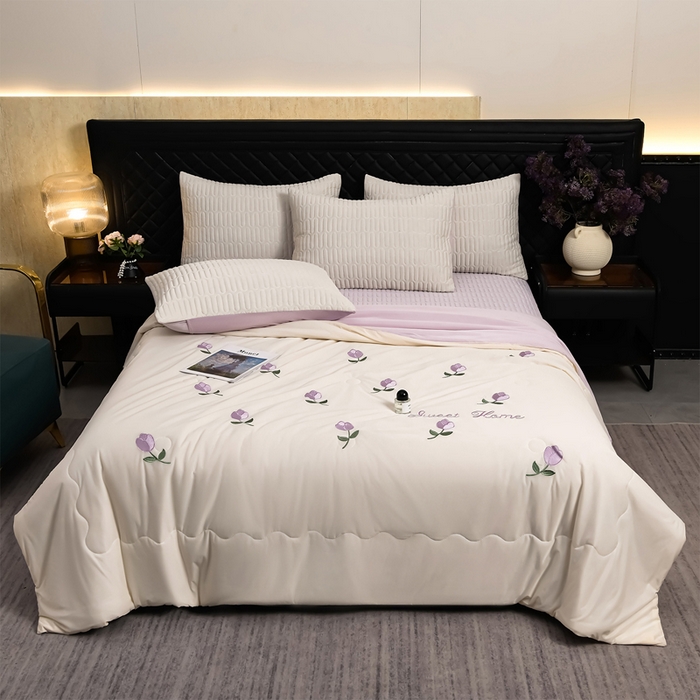 91家纺网 家纺一手货源 找家纺 妮恒美家纺 2026春夏新款凉感丝床盖夏被夏凉被空调被四件套 郁金香奶白紫