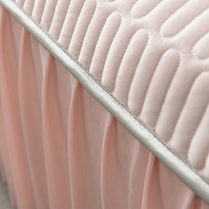 91家纺网 家纺一手货源 找家纺 妮恒美家纺 2026春夏新款凉感丝床盖夏被夏凉被空调被四件套 郁金香-奶白粉