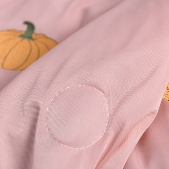 91家纺网 家纺一手货源 找家纺 妮恒美家纺 2026春夏新款凉感丝床盖夏被夏凉被空调被四件套 小南瓜粉灰