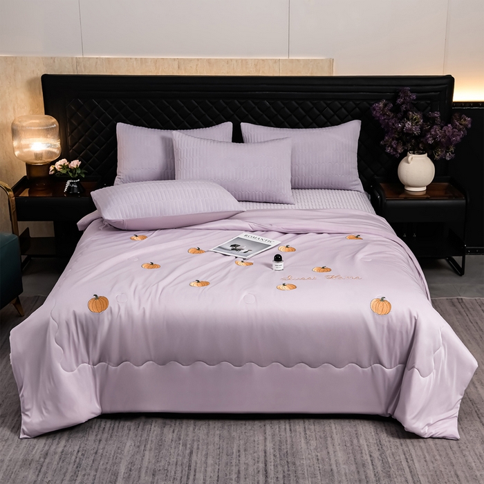 91家纺网 家纺一手货源 找家纺 妮恒美家纺 2026春夏新款凉感丝床盖夏被夏凉被空调被四件套 小南瓜-浅紫