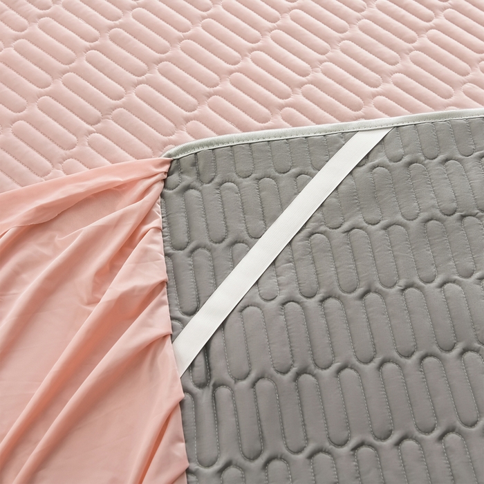 91家纺网 家纺一手货源 找家纺 妮恒美家纺 2026春夏新款凉感丝床盖夏被夏凉被空调被四件套 郁金香-奶白粉